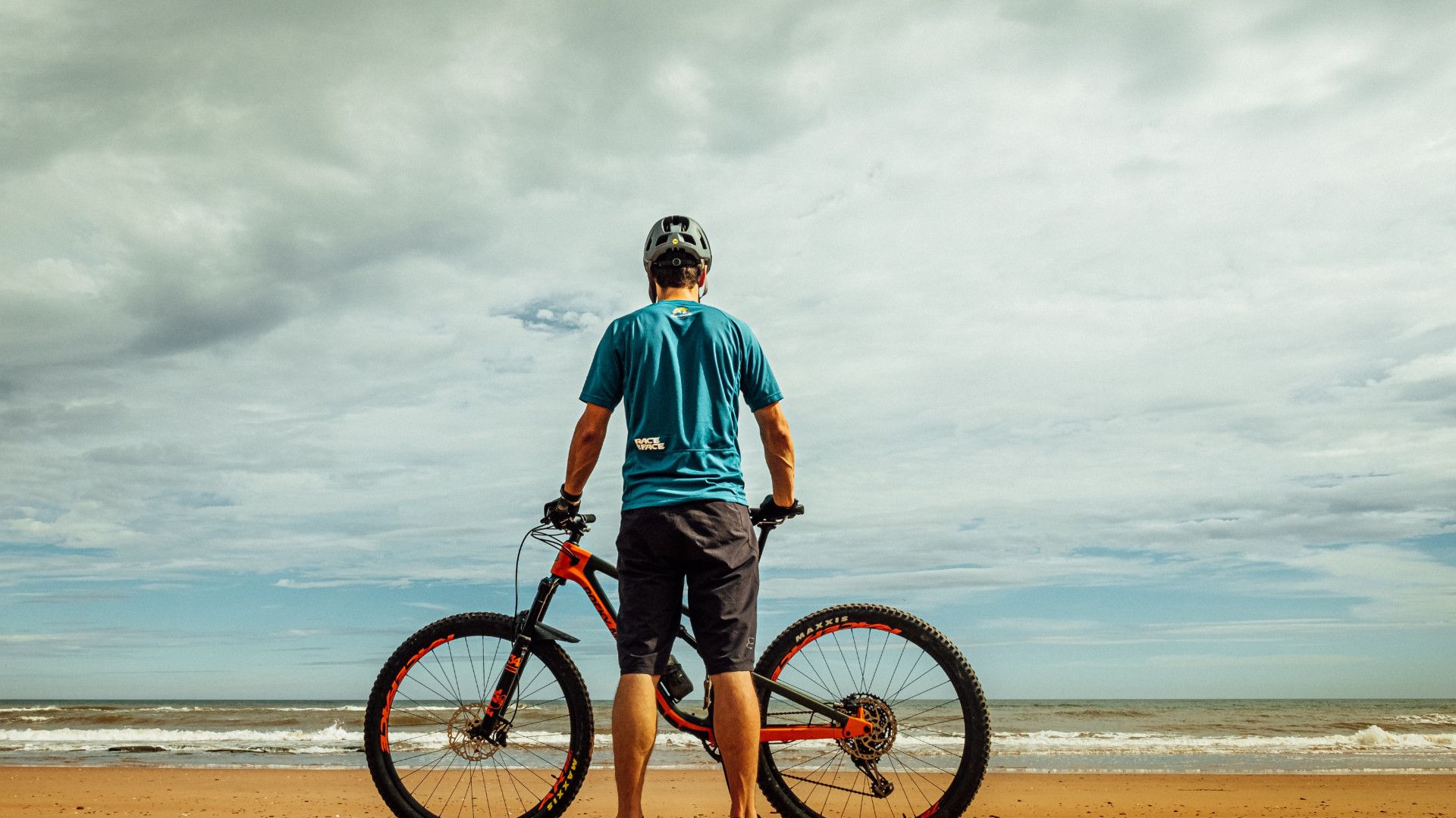 Pitkähihaiset paidat